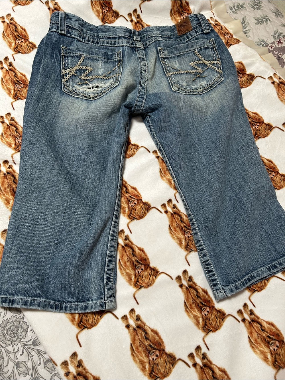 BKE Light Blue Cropped Jeans with Embroidered Back Pockets